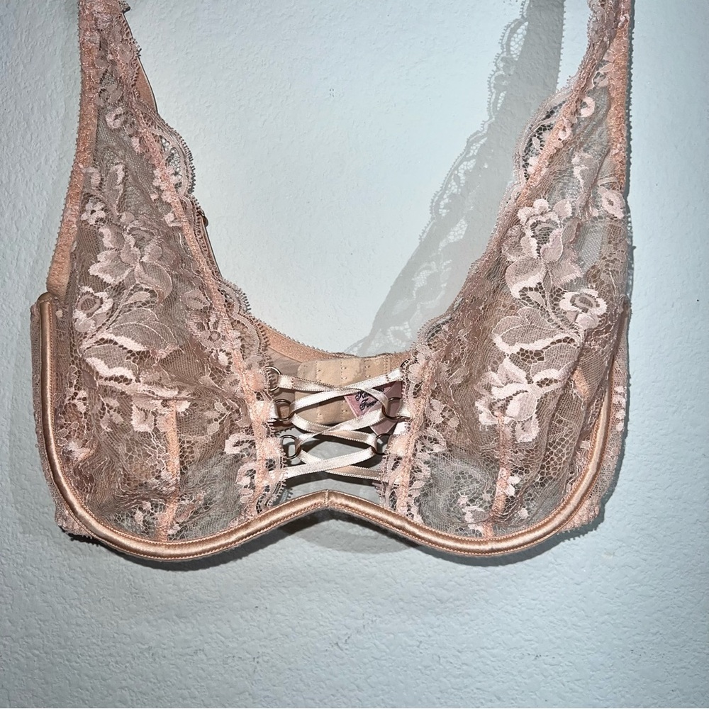 Agent Provocateur Essie High Apex Underwired Bra Size 36DD Light Pink Lace Sheer